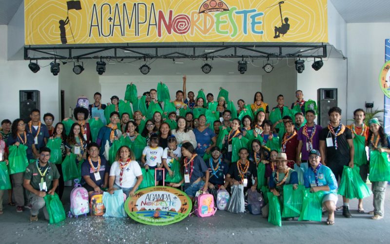 Município de Nísia Floresta recebe doação de 250 kits escolares durante evento dos escoteiros