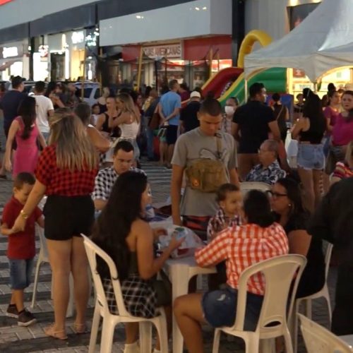 Prévia de Carnaval anima feira Expomulti no Shopping Cidade Verde neste sábado (8)