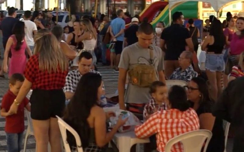 Prévia de Carnaval anima feira Expomulti no Shopping Cidade Verde neste sábado (8)