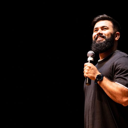 Douglas di Lima apresenta stand-up cristão no Teatro Alberto Maranhão