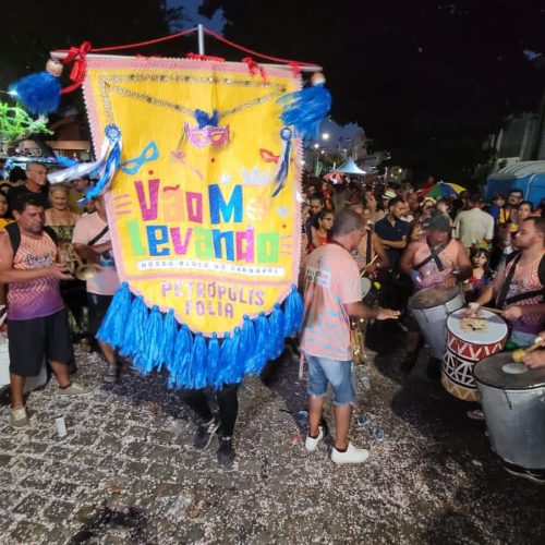 Petrópolis Folia 2025: Frevo, alegria e tradição sacodem a segunda de Carnaval!