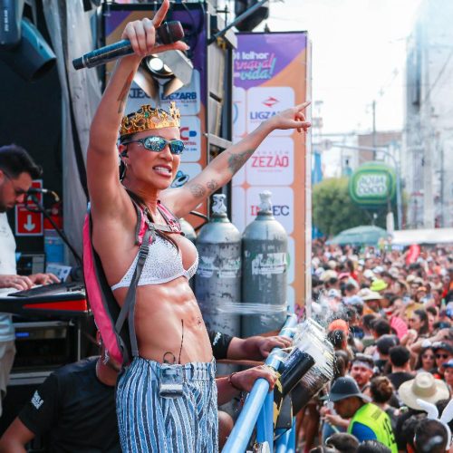 Show de Michele Andrade mostra porque ela é a rainha do Carnaval de Caicó