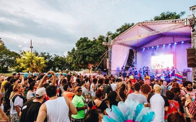 O carnaval acabou? Bloco “Omi tenha calma!” agita o bairro de Petrópolis neste sábado (8)
