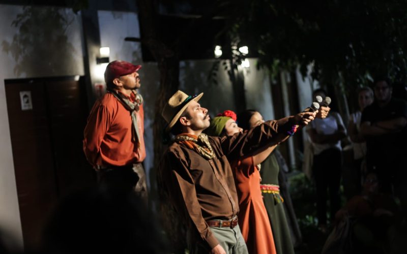 Clowns de Shakespeare e Teatro de Los Andes (BO) realizam apresentação inédita em Natal