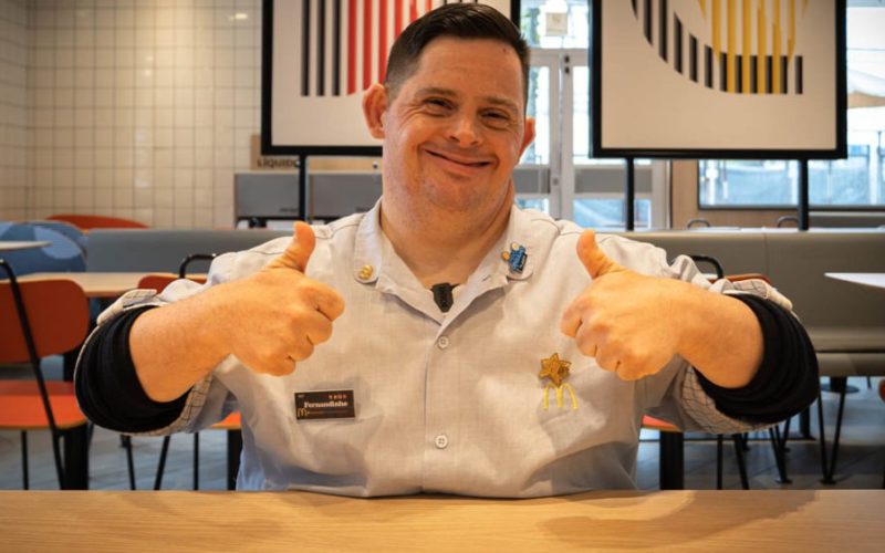 Oportunidade e Respeito: McDonald’s promove a inclusão de pessoas com Síndrome de Down