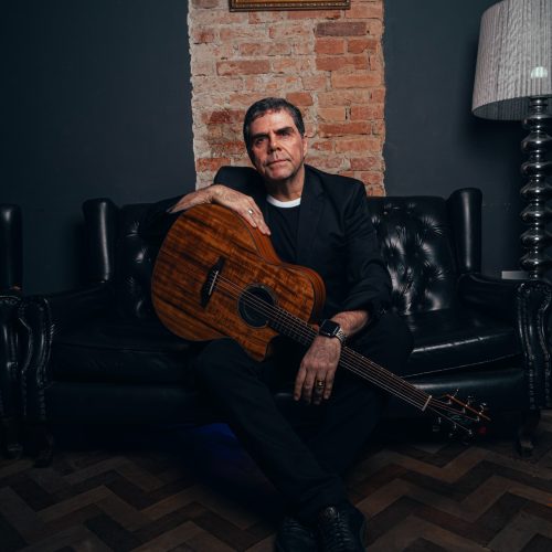 Kim Catedral comemora 35 anos de carreira em show acústico neste sábado (19) em Natal