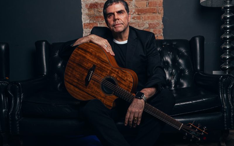 Kim Catedral comemora 35 anos de carreira em show acústico neste sábado (19) em Natal