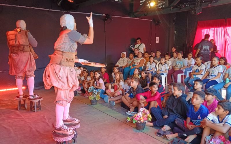 Sesc RN leva oficina e espetáculo teatral para Currais Novos/RN durante Semana S