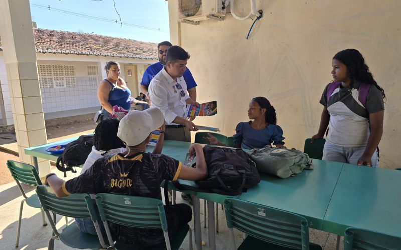 Ação leva conscientização sobre o autismo e combate ao bullying para estudantes