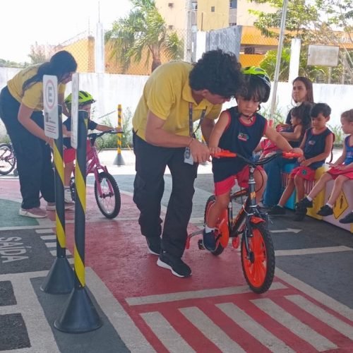 STTU promove ação especial do Maio amarelo com crianças de Natal