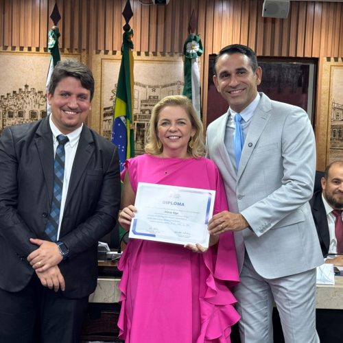 Unimed Natal é homenageada pela Câmara Municipal como parceira da ExpoEduc