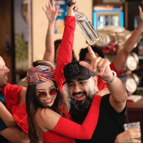 Raí Saia Rodada lança clipe de “Cachaceira” e emplaca mais um hit no repertório