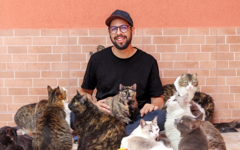 João Resenhas e Pai dos Gatos comandam o riso no fim de semana do Natal Comedy Club
