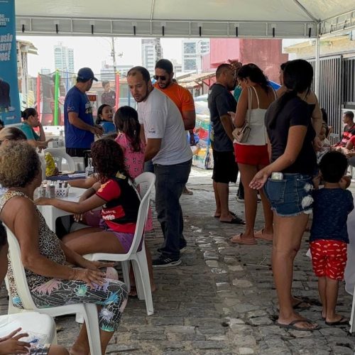 Vila de Ponta Negra recebe serviços gratuitos, como vacinação e cadastro único neste sábado
