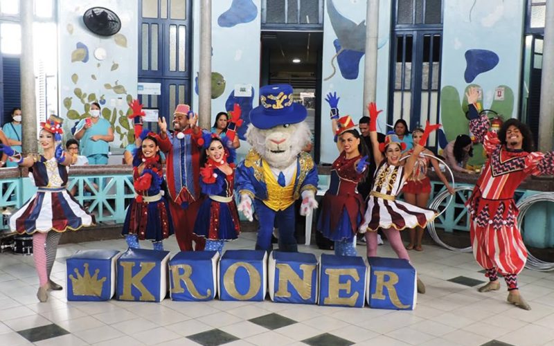 Circo Kroner leva magia e alegria ao Hospital Infantil Varela Santiago