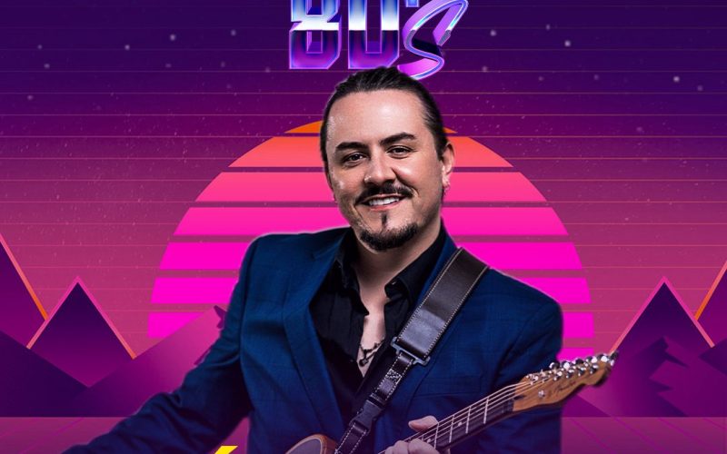 Hoje (31) tem Dino Fonseca na turnê Back To The 80’s no Teatro Riachuelo