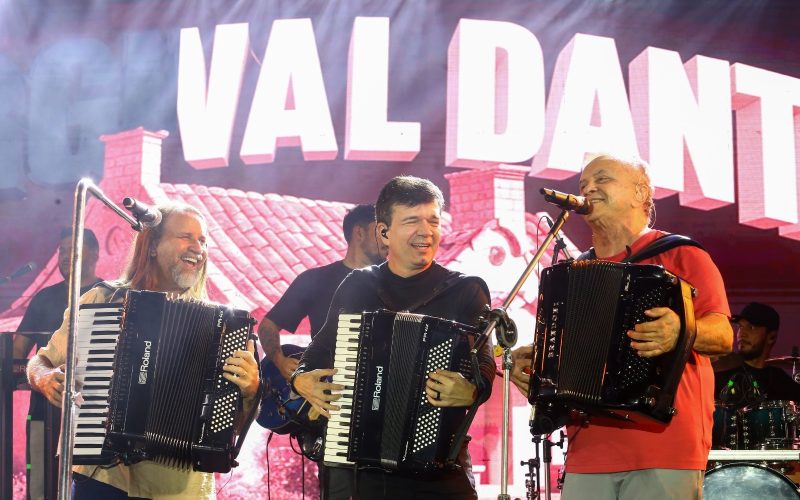 Encontro de Sanfonas esgota três setores do Teatro Riachuelo; últimos ingressos à venda