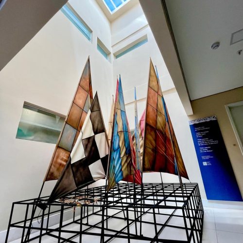 Hotel Barreira Roxa recebe exposição cultural Faces do Reduto