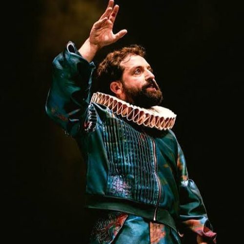 ”O Céu da Língua”, de Gregório Duvivier, chega ao Teatro Riachuelo neste final de semana