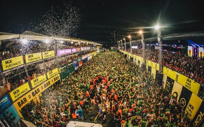 Skol leva foliões de Natal, Fortaleza e Rio de Janeiro para o Carnatal 2025