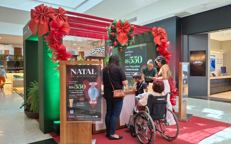 Natal Shopping presenteia clientes com O Boticário neste Natal