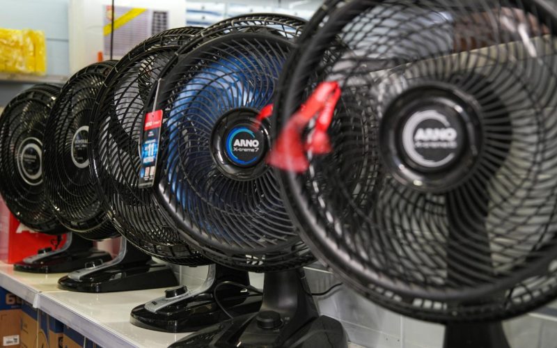 Ferreira Costa registra aumento de 30% na procura por itens para minimizar o calor no verão