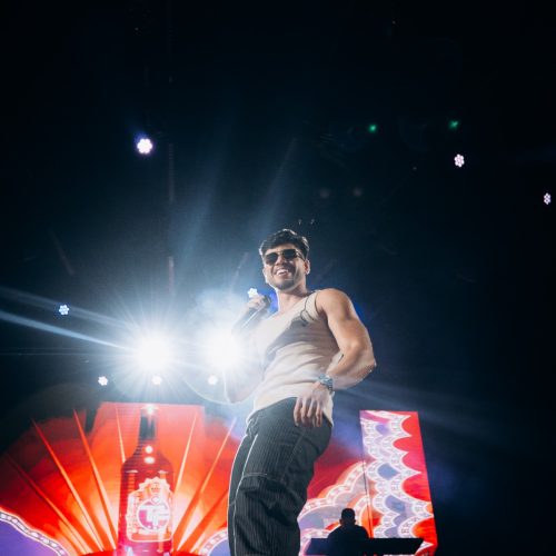 Cantor Thiago Freitas é destaque com shows em dois eventos de verão badalados no RN