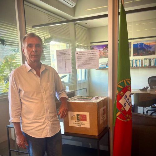 Portugueses residentes no RN participam de eleição presidencial no Consulado, em Natal