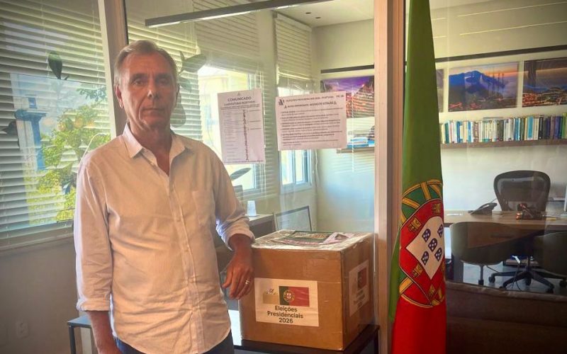 Portugueses residentes no RN participam de eleição presidencial no Consulado, em Natal