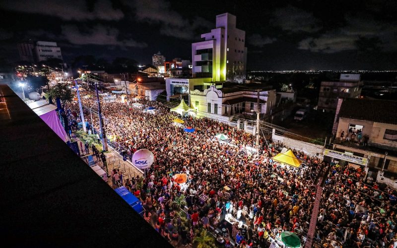 Sesc Parada na Ladeira reúne mais de 30 mil pessoas no Centro de Natal