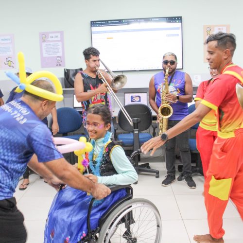 CARNACACC: Crianças da Casa Durval Paiva celebram o Carnaval