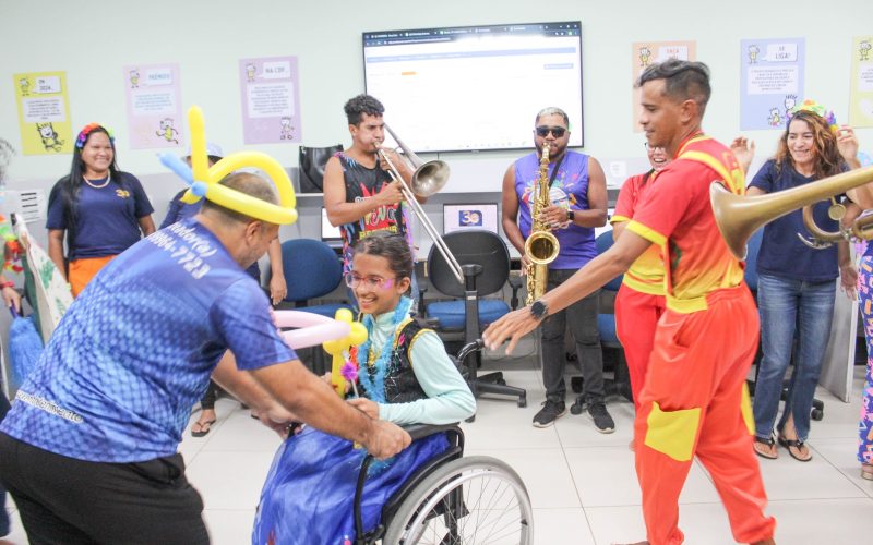 CARNACACC: Crianças da Casa Durval Paiva celebram o Carnaval