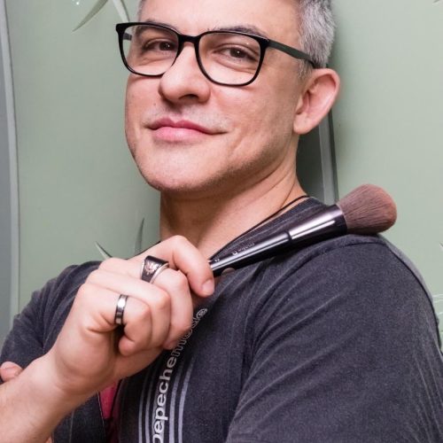 Make de Carnaval: dicas para fazer a maquiagem resistir durante a folia