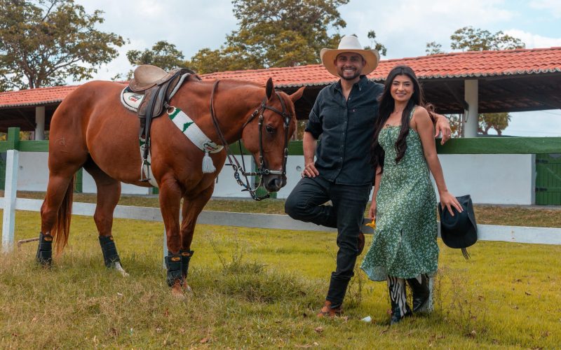 Mano Walter lança “Te Encontrei na Vaquejada” com participação de Talita Mel