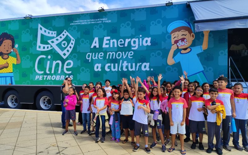 Alunos da rede municipal de Assú participam de sessões gratuitas do Cine Petrobras.