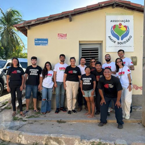 Dorgival Dantas cria “Xote do Bem” e entrega 1,5 tonelada de alimentos