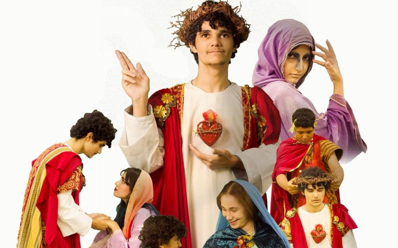 Paixão de Cristo: estudantes entram em cena para interpretar o martírio e a ressureição de Jesus
