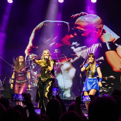 Rod Hanna transforma o Teatro Riachuelo com show de flashbacks no Dia dos Namorados