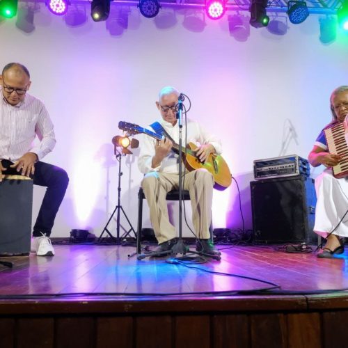 Family 3 sobe ao palco do Som da Mata com muita música instrumental