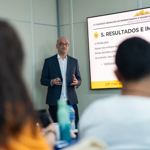 Pesquisador potiguar é interrompido por aplausos ao defender rigor científico em congresso nacional