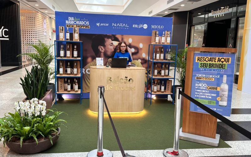 Natal Shopping presenteia clientes com vinho até o Dia dos Namorados