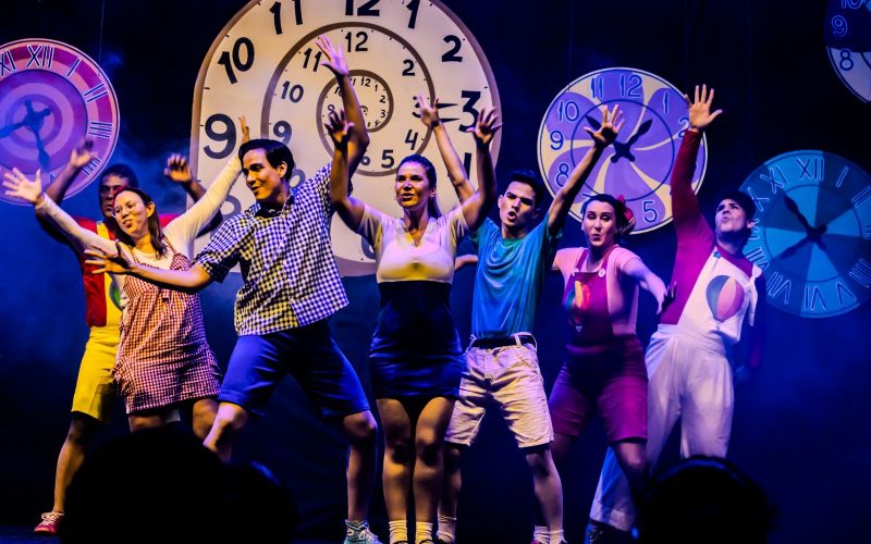 “Mamãe Retrô – O Musical” revive os anos 80 e 90 no palco do Teatro Alberto Maranhão