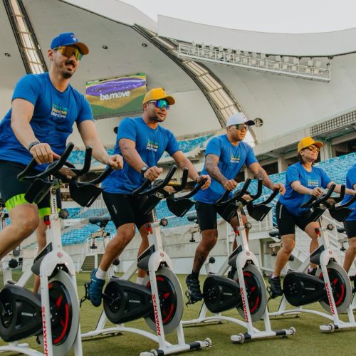 Em clima de Copa, be.move realiza maior aula de bike da cidade na Arena das Dunas