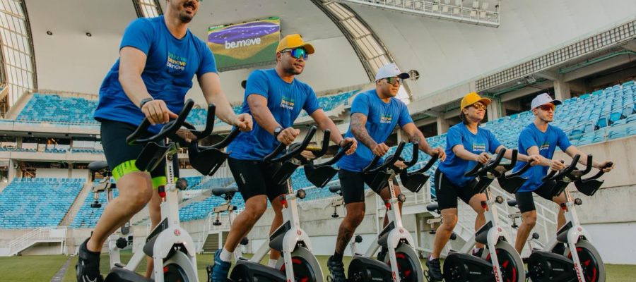 Em clima de Copa, be.move realiza maior aula de bike da cidade na Arena das Dunas