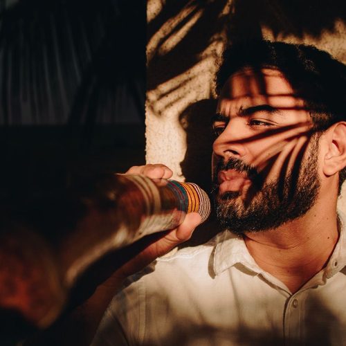 Ramon Gabriel no palco do Som da Mata para celebrar os 20 anos do projeto cultural