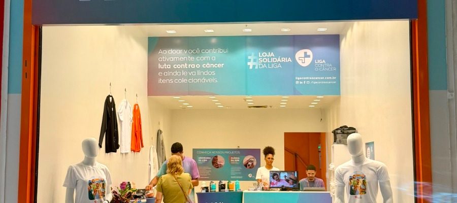 Loja Solidária da Liga leva campanha “Doe e Leve” ao Natal Shopping