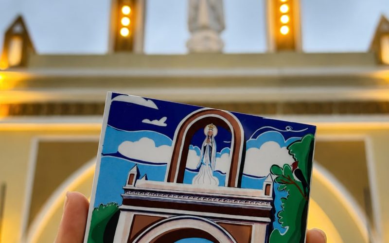 Azulejo com Afeto lança coleção de souvenires da Festa de Sant’Ana 2026 com obras de artistas do Seridó