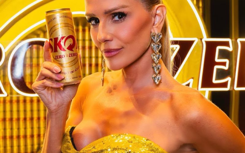 No clima das férias, Skol leva Deborah Secco para o Fortal