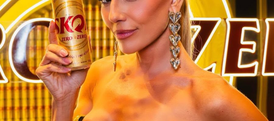 No clima das férias, Skol leva Deborah Secco para o Fortal