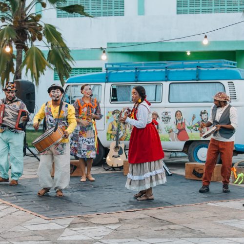 Tangará recebe projeto Kombinart com oficinas e espetáculo gratuito